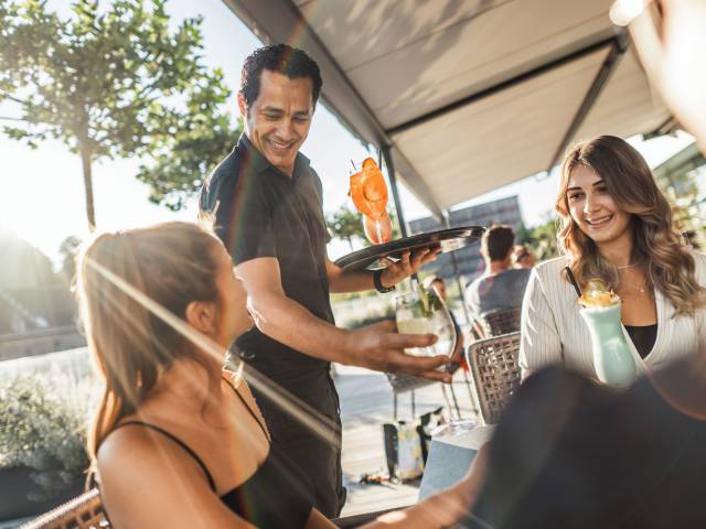 Cocktails auf der Sundowner Terrasse