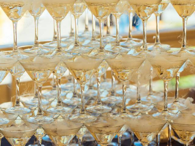 Spektakuläre Champagnerpyramide