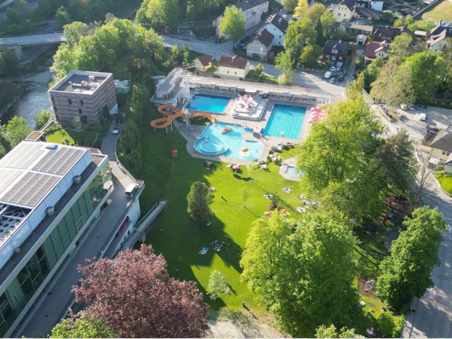 Hotel mit Pool