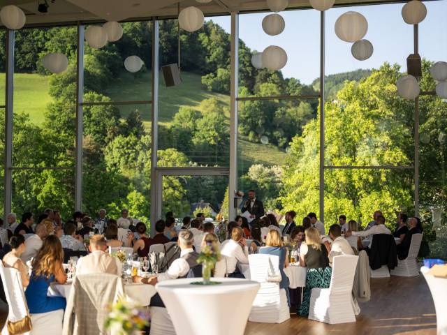 Großer Festsaal in der Hochzeitslocation