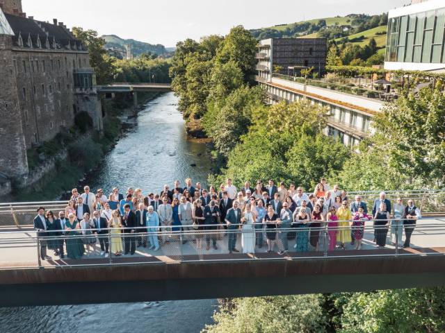 Gruppenfoto bei der Hochzeit