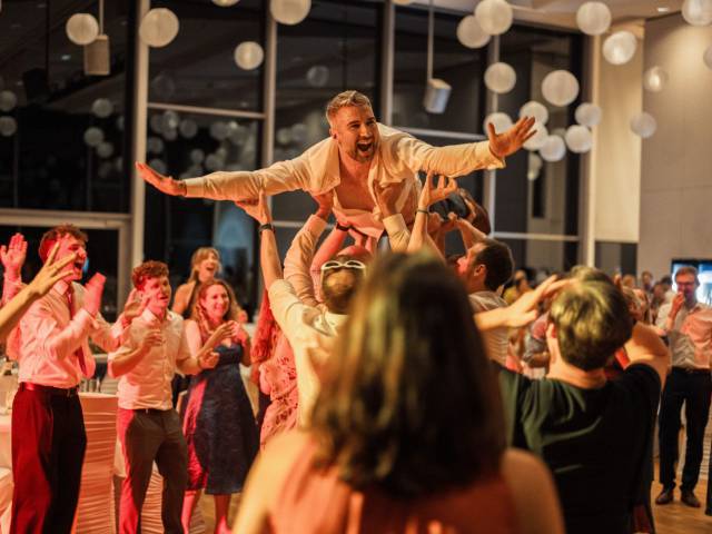 Party auf der Hochzeit