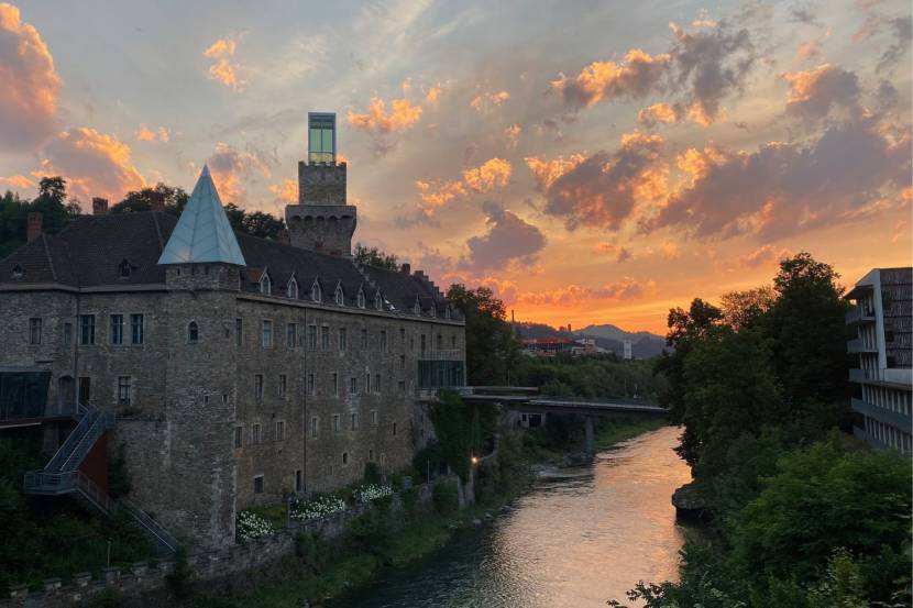 spirituelle Bedeutung Das Schloss an der Eisenstrasse