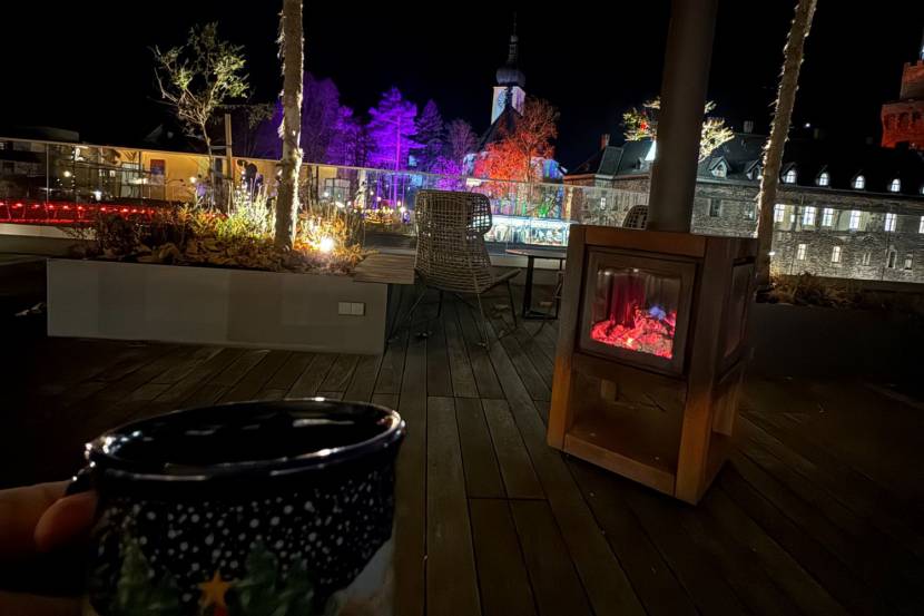 Punsch auf der Sundowner Bar im Schloss an der Eisenstrasse