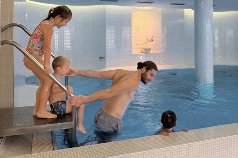 Indoorpool im Schloss an der Eisenstrasse