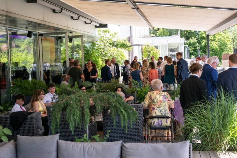 Sundowner Terrasse im Schloss an der Eisenstrasse