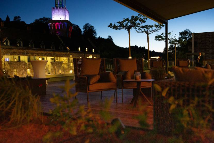Sundowner Terrasse im Schloss an der Eisenstrasse
