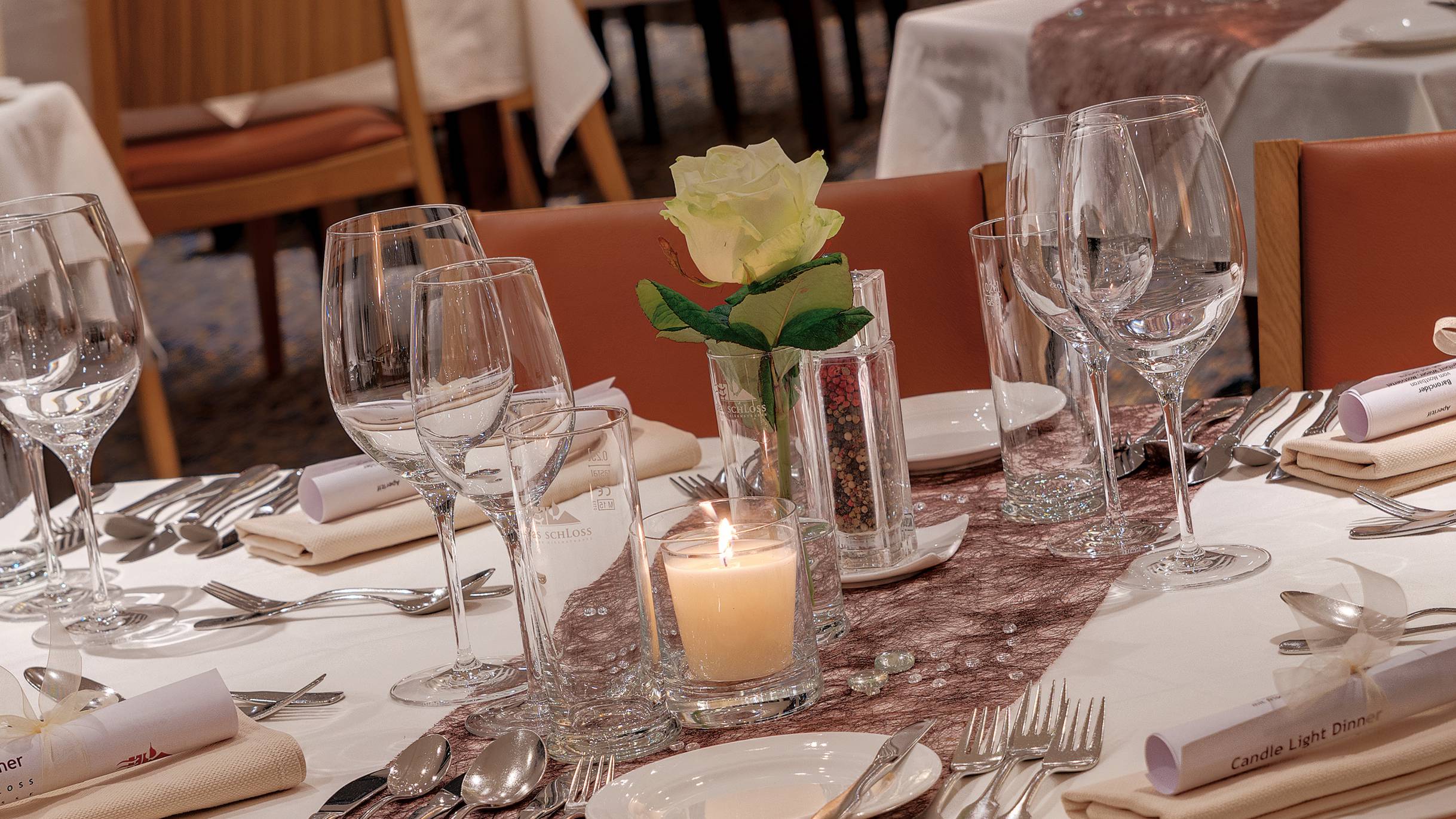 Gedeckter Tisch beim Firmenjubiläum im Mostviertel