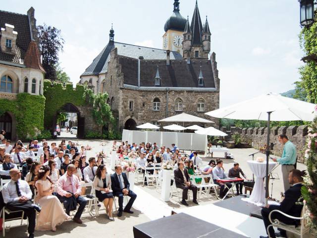 Hochzeit im Arkadenhof vom Schloss Rothschild