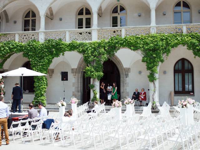 Hochzeit im Arkadenhof vom Schloss Rothschild