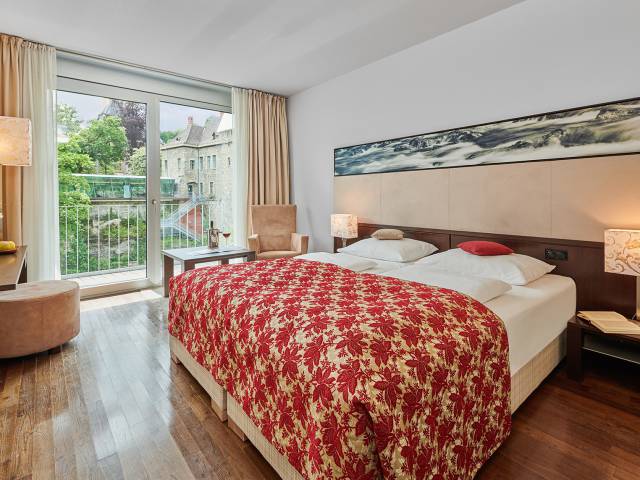 Moderne Ybbszimmer mit Blick auf die Altstadt Waidhofen