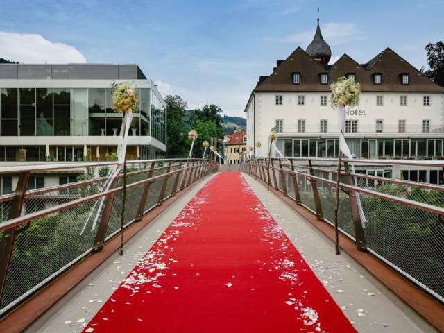 Roter Hochzeitsteppich