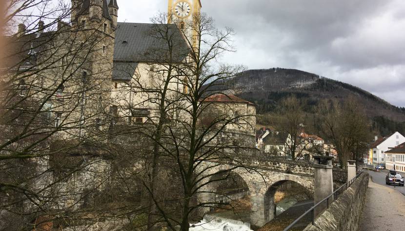 Fußweg zum Schloss