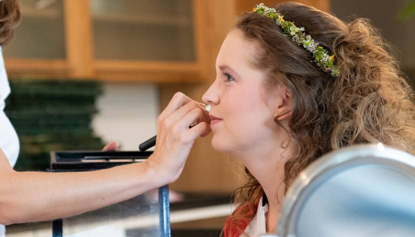 Am Tag der Hochzeit unbedingt professionelles Make-up