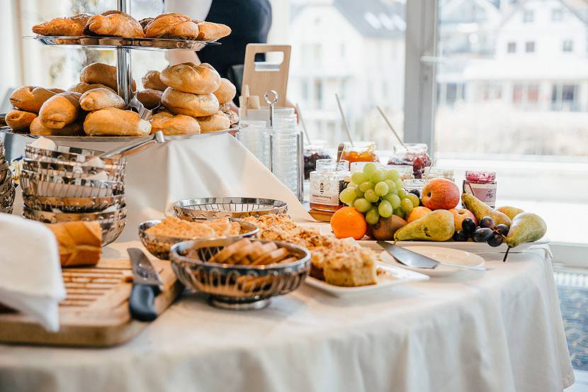 Erstes Date beim Frühstück