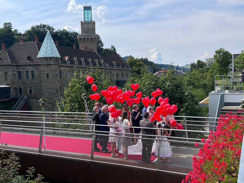Herzluftballons am Schlosssteg
