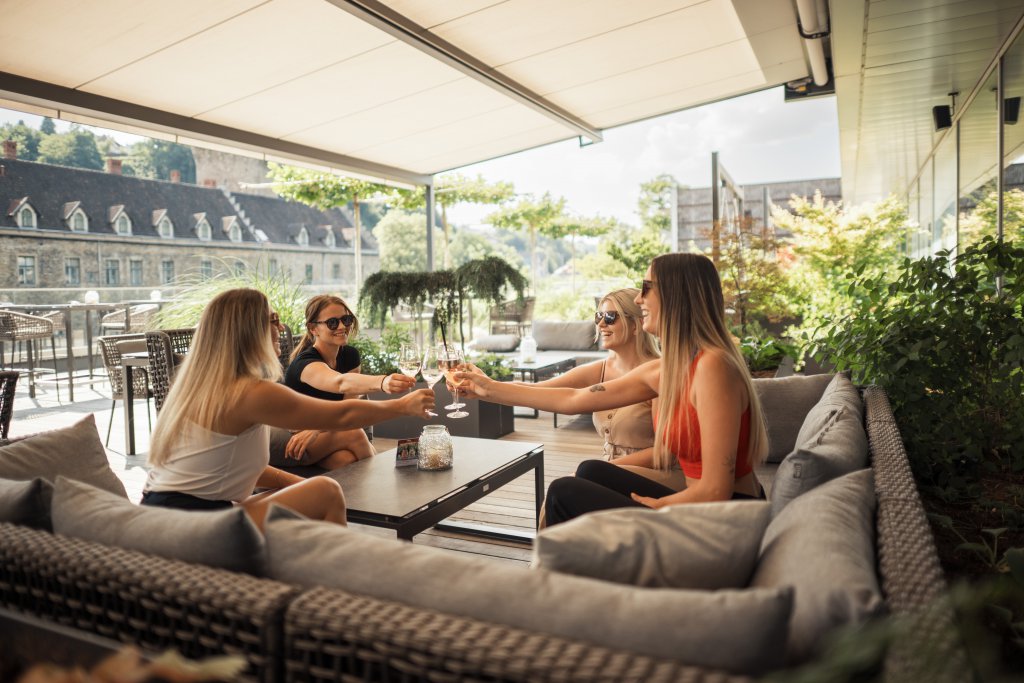 Sundowner Bar
