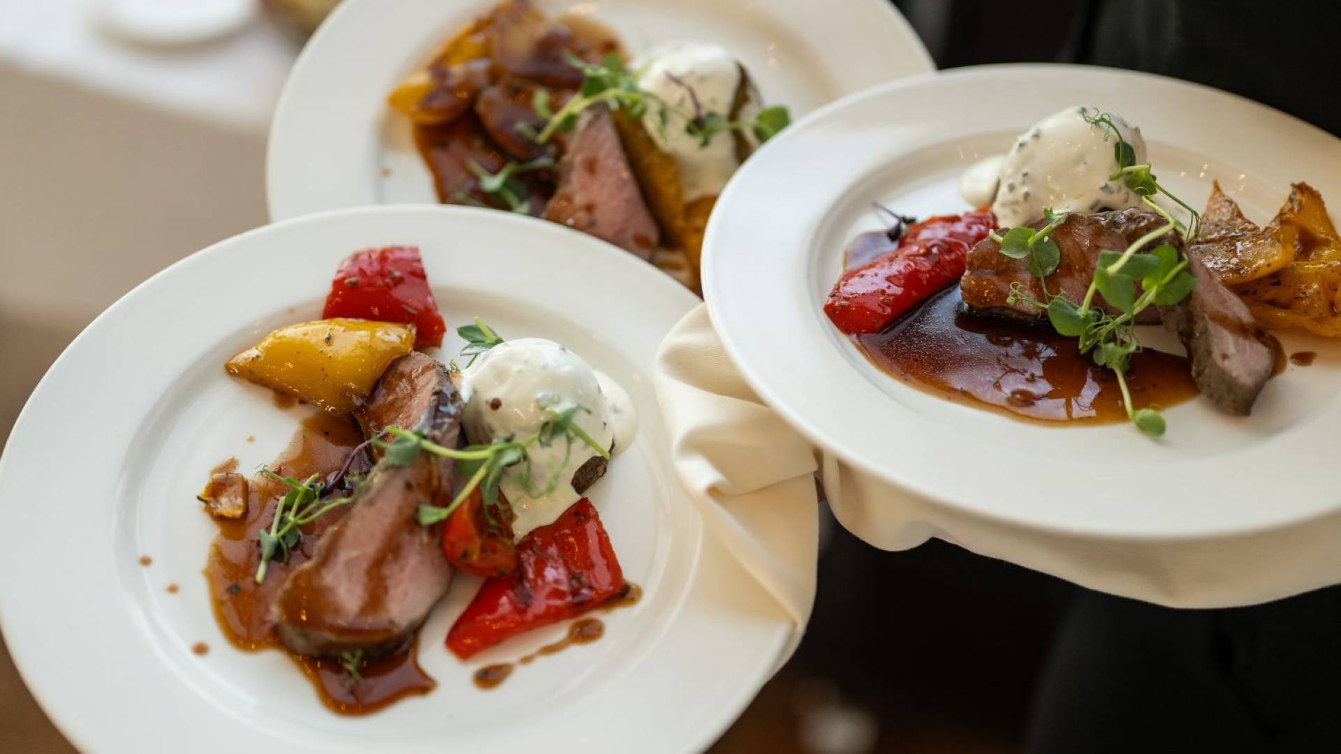 Fein essen im Schloss an der Eisenstrasse