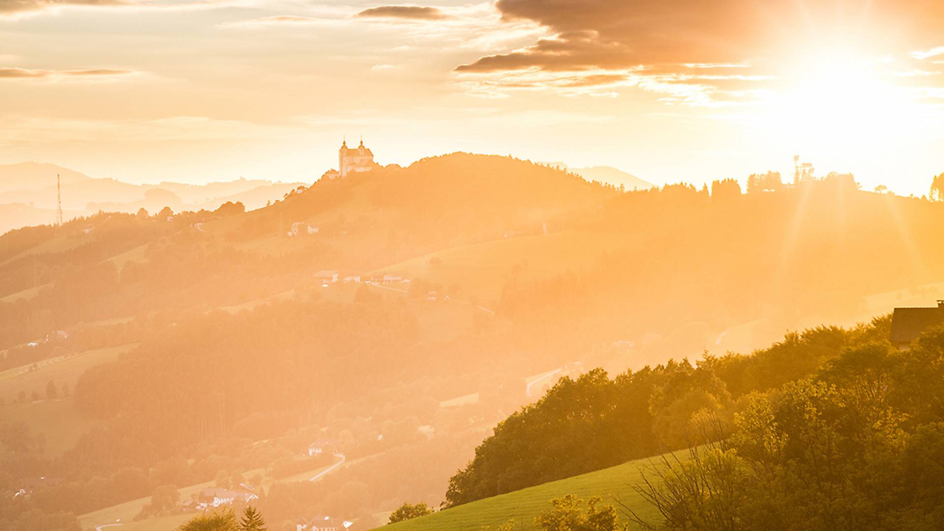 Sonnenaufgang beim Sonntagberg im Mostviertel 