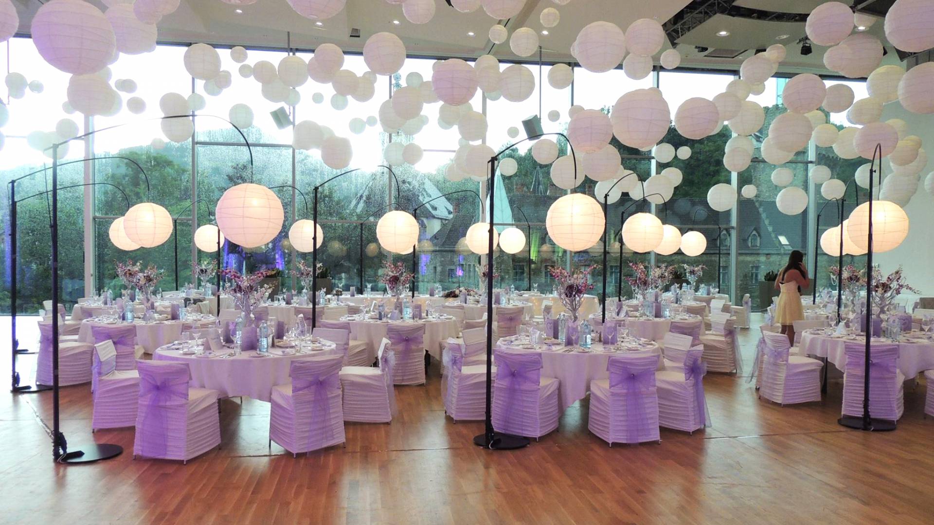 Romantisch dekorierter Hochzeitssaal in der Hochzeitslocation in Niederösterreich