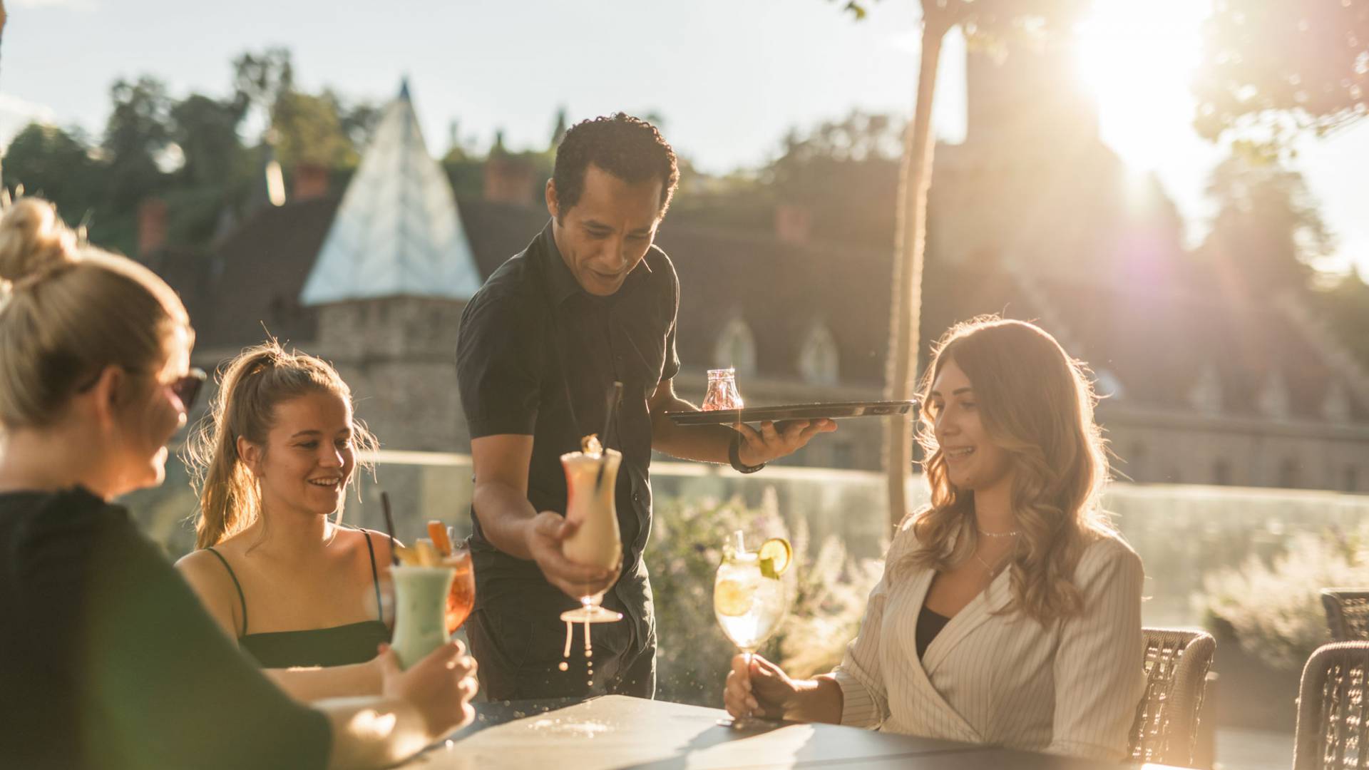 Service auf der Terrasse