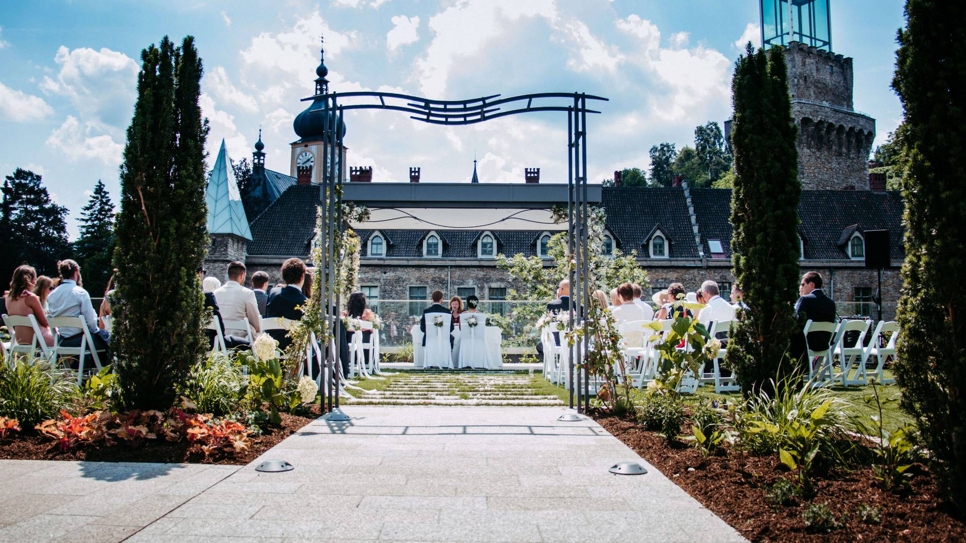 Hochzeit im Schlossgarten Niederösterreich